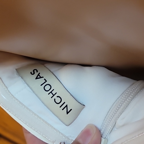 Gorgoes Nicholas Dress - Picture 4 of 5